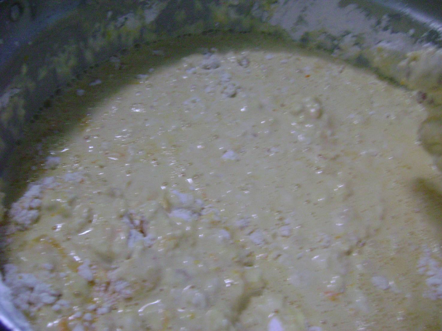 ขนมชนิดหนึ่ง ทําด้วยแป้งประสมกับกะทิและไข่ เทราด ลงในพิมพ์ซึ่งมักมีลักษณะกลมให้เป็นแผ่นบาง ๆ ผิงไฟให้สุก แล้วม้วนเป็นหลอด, ถ้าพับเป็นชิ้น เรียก ทองพับ, มีทั้งอย่าง รสเค็มและรสหวาน ขนมชนิดหนึ่ง ทําด้วยแป้งประสมกับกะทิและไข่ เทราด ลงในพิมพ์ซึ่งมักมีลักษณะกลมให้เป็นแผ่นบาง ๆ ผิงไฟให้สุก แล้วม้วนเป็นหลอด, ถ้าพับเป็นชิ้น เรียก ทองพับ, มีทั้งอย่าง รสเค็มและรสหวาน