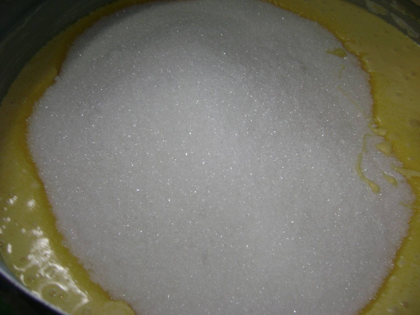 ขนมชนิดหนึ่ง ทําด้วยแป้งประสมกับกะทิและไข่ เทราด ลงในพิมพ์ซึ่งมักมีลักษณะกลมให้เป็นแผ่นบาง ๆ ผิงไฟให้สุก แล้วม้วนเป็นหลอด, ถ้าพับเป็นชิ้น เรียก ทองพับ, มีทั้งอย่าง รสเค็มและรสหวาน ขนมชนิดหนึ่ง ทําด้วยแป้งประสมกับกะทิและไข่ เทราด ลงในพิมพ์ซึ่งมักมีลักษณะกลมให้เป็นแผ่นบาง ๆ ผิงไฟให้สุก แล้วม้วนเป็นหลอด, ถ้าพับเป็นชิ้น เรียก ทองพับ, มีทั้งอย่าง รสเค็มและรสหวาน