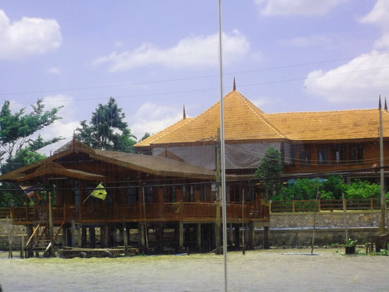 ล่องเรือแม่น้ำเจ้าพระยาไหว้พระ ที่เกาะเกร็ด