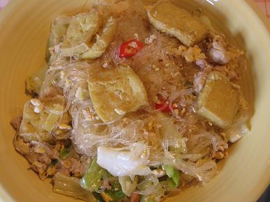 อาหารเจ ผัดวุ้นเส้นแกงเผ็ดเต้าหู้เจ