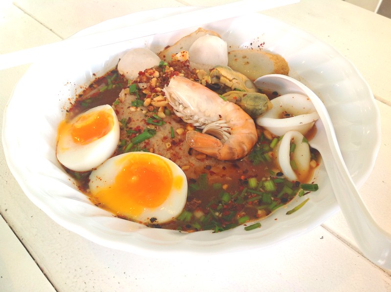 ก๋วยเตี๋ยวต้มยำทรงเครื่อง