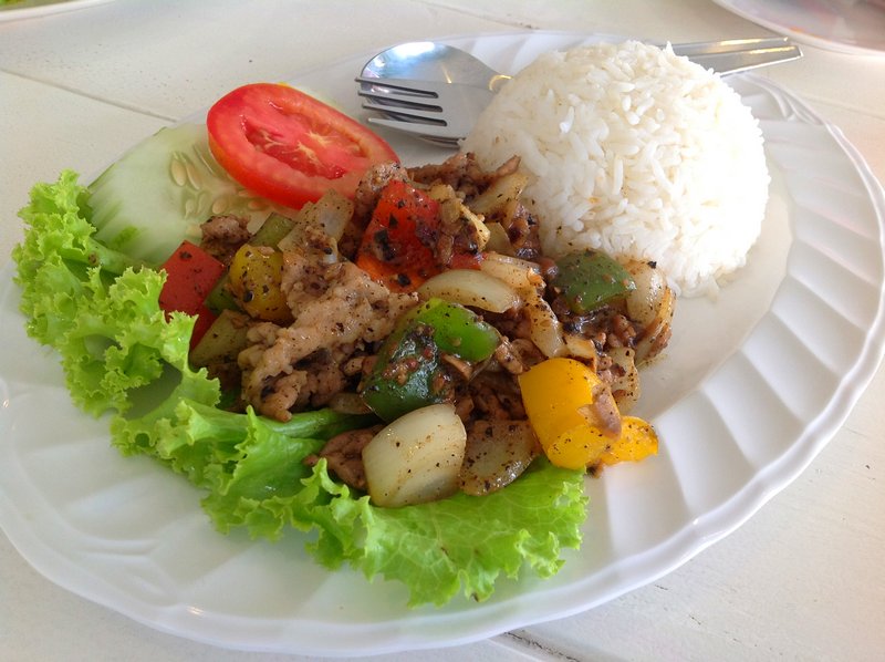ข้าวหมูผัดพริกไทดำ