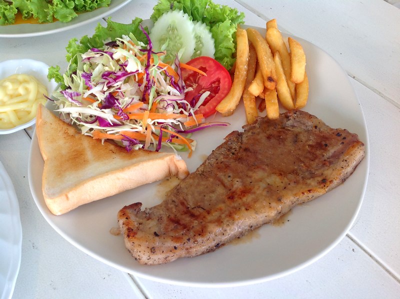 สเต็กเนื้อเซอร์ลอยด์