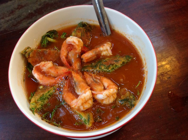 แกงส้มชะอมกุ้ง