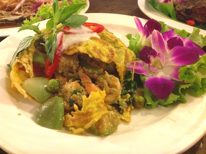 เขียวหวานผัดแห้งห่อไข่
