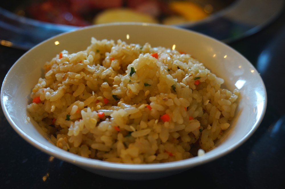 ข้าวกระเทียม