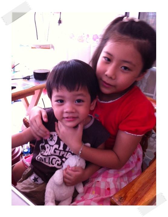 2 พี่น้อง...รักกันๆๆ