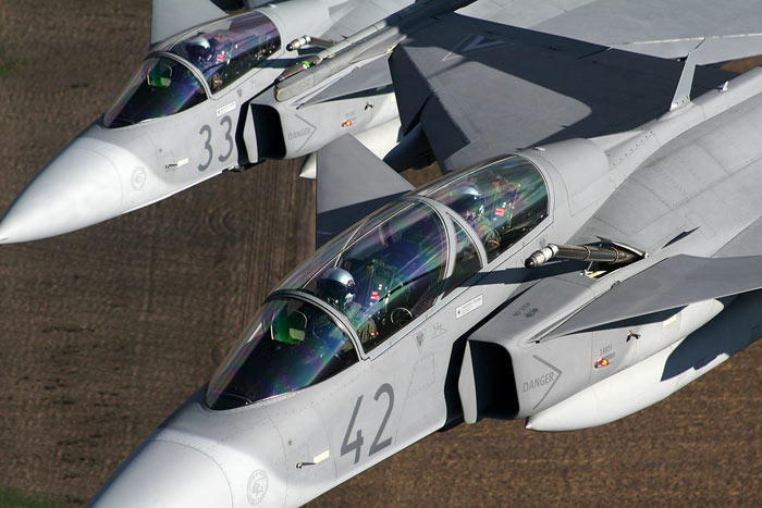 FAB deve receber oito JAS-39C/D Gripen em Janeiro de 2016
