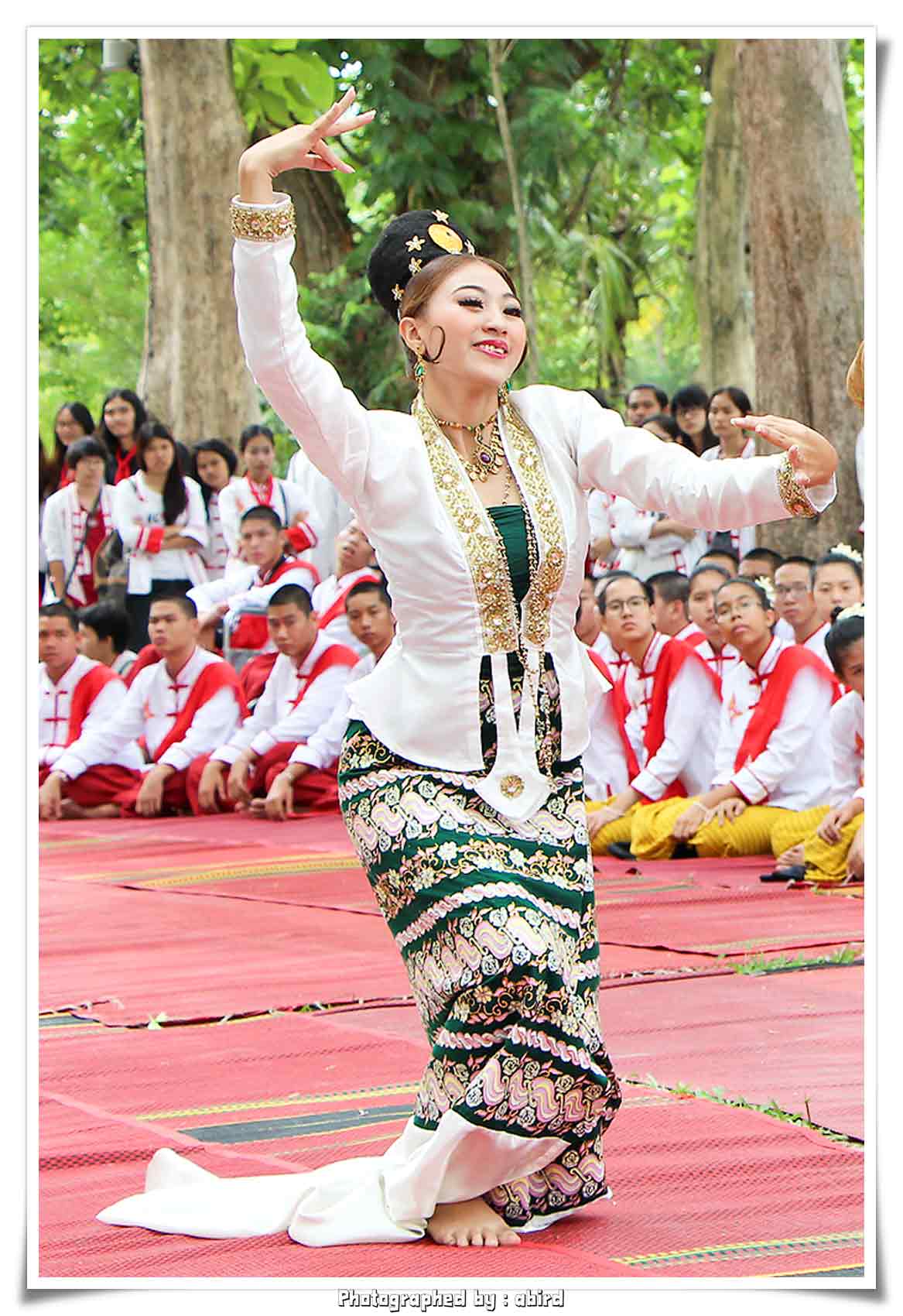 การแสดงฟ้อนรำ ศิลปวัฒนธรรม [งานพิธีไหว้ครูศิลปะ แบบล้านนา ของคณะวิจิตร