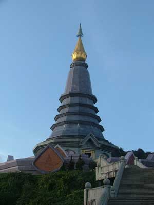 พระมหาธาตุเจดีย์นภพลภูมิสิริ