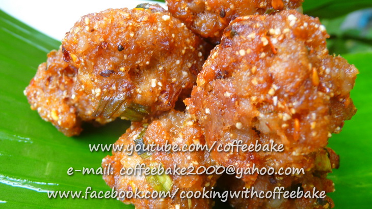 ลาบหมูทอด,Fried spicy pork ball salad(Laab Moo Tod)