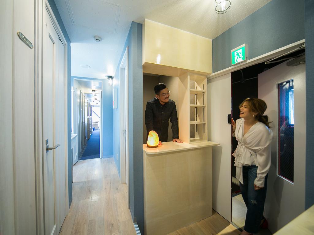 โฮสเทล The Wardrobe Hostel BLUE Kinshicho