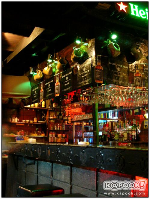 Saxophone Pub ราตรี แห่งความรู้ และความมันส์