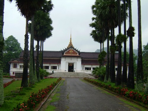 กลับมาแล้วบ้านเกิดเมืองนอน (ลาว) กลับมาแล้วบ้านเกิดเมืองนอน (ลาว)