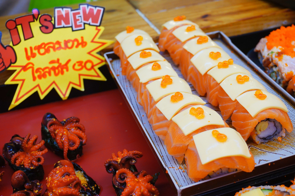 salmon Roll cheese