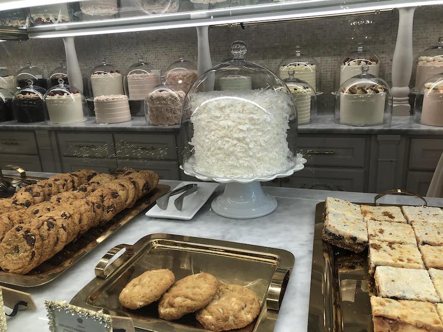 ร้าน CAKE & BAKE SHOP Indianapolis