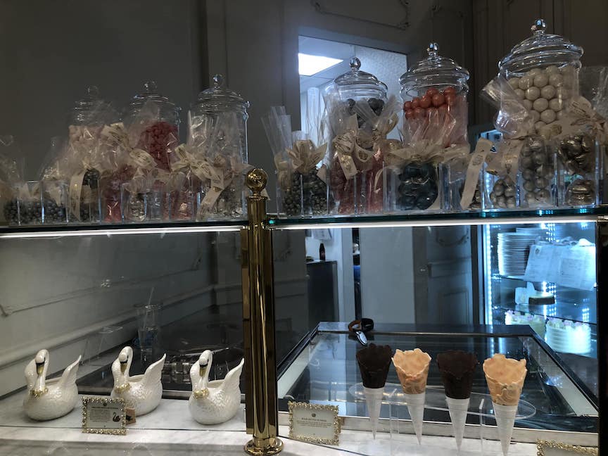 ร้าน CAKE & BAKE SHOP Indianapolis