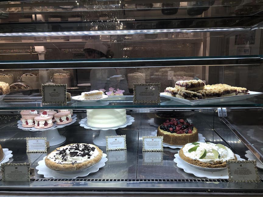 ร้าน CAKE & BAKE SHOP Indianapolis