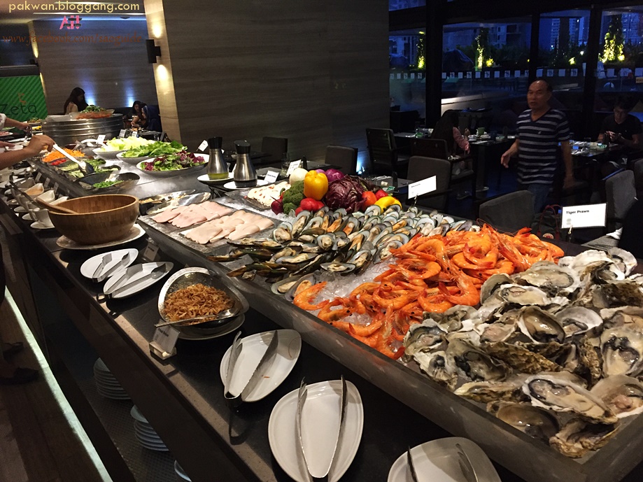 ร ว ว Zeta Cafe Holiday Inn Bangkok Sukhumvit