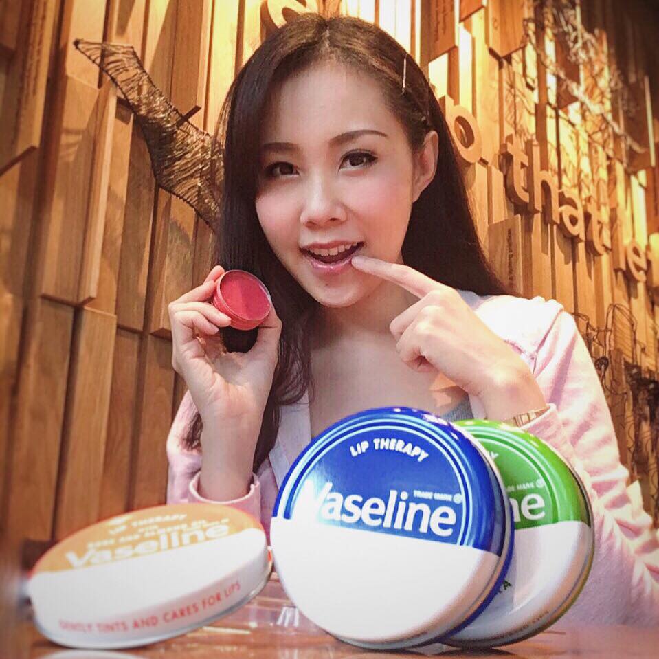 Giveaway,ʹᨡͧ,Vaseline,Review,,Թ ,SR ,Vaseline Lip Therapy,Vaseline Lip tins,Vaseline Lip Tin ,Vaseline,Thailand ,YesVaseline,BeautyStagram,Bangkok,Thailand ,ᨡ,ԹԻҾ,ԹԻԹ ,Kiss,Blogger ,BloggerStyle ,LifestyleBlogger,TravelSize,Beauty ,LipCare ,SkinCare ,Lip Therapy 