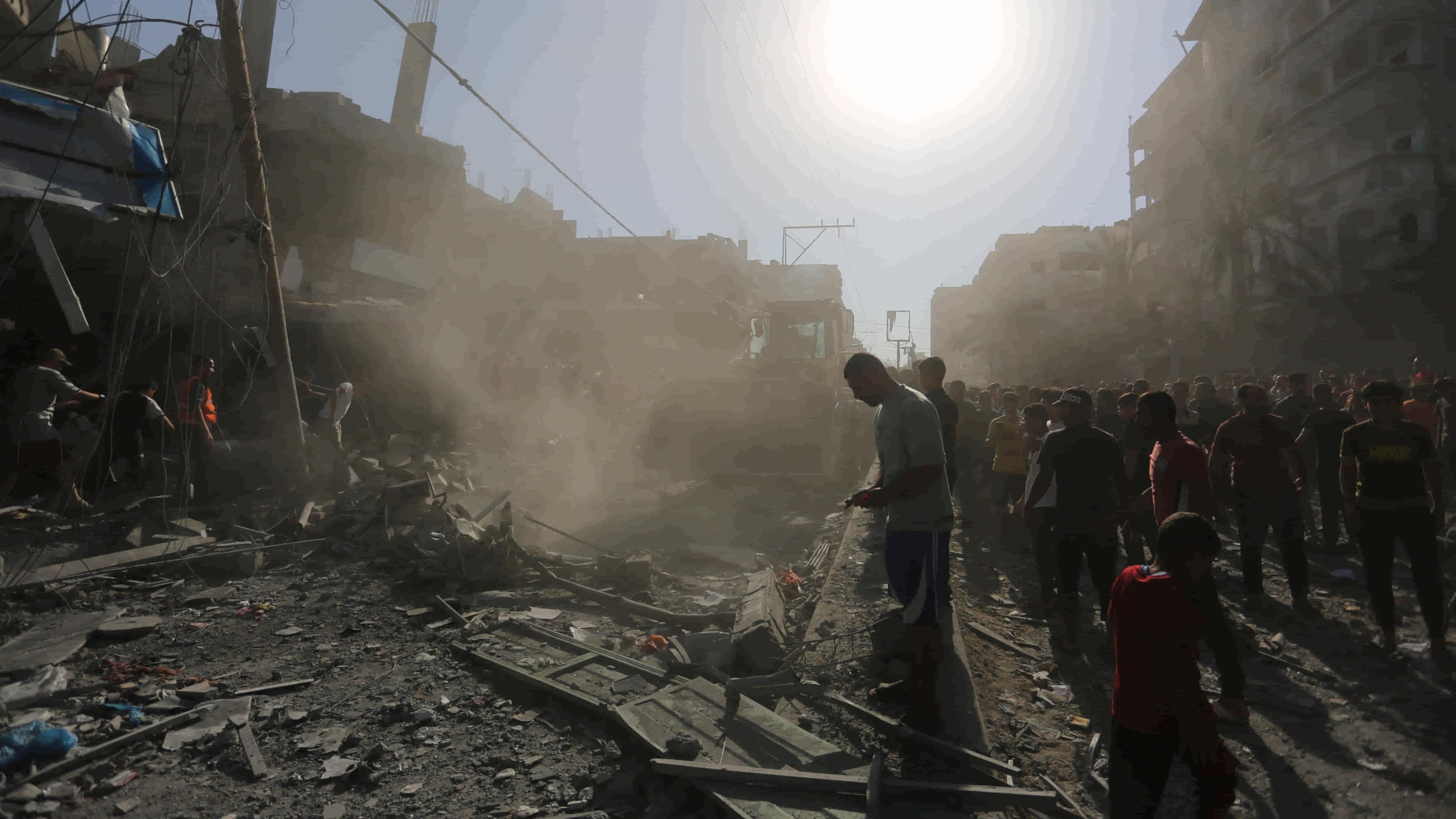 Palestinians look for survivors after an Israeli airstrike in Rafah, Gaza Strip, Thursday, Oct. 26, 2023. (AP Photo/Hatem Ali) The Associated Press
