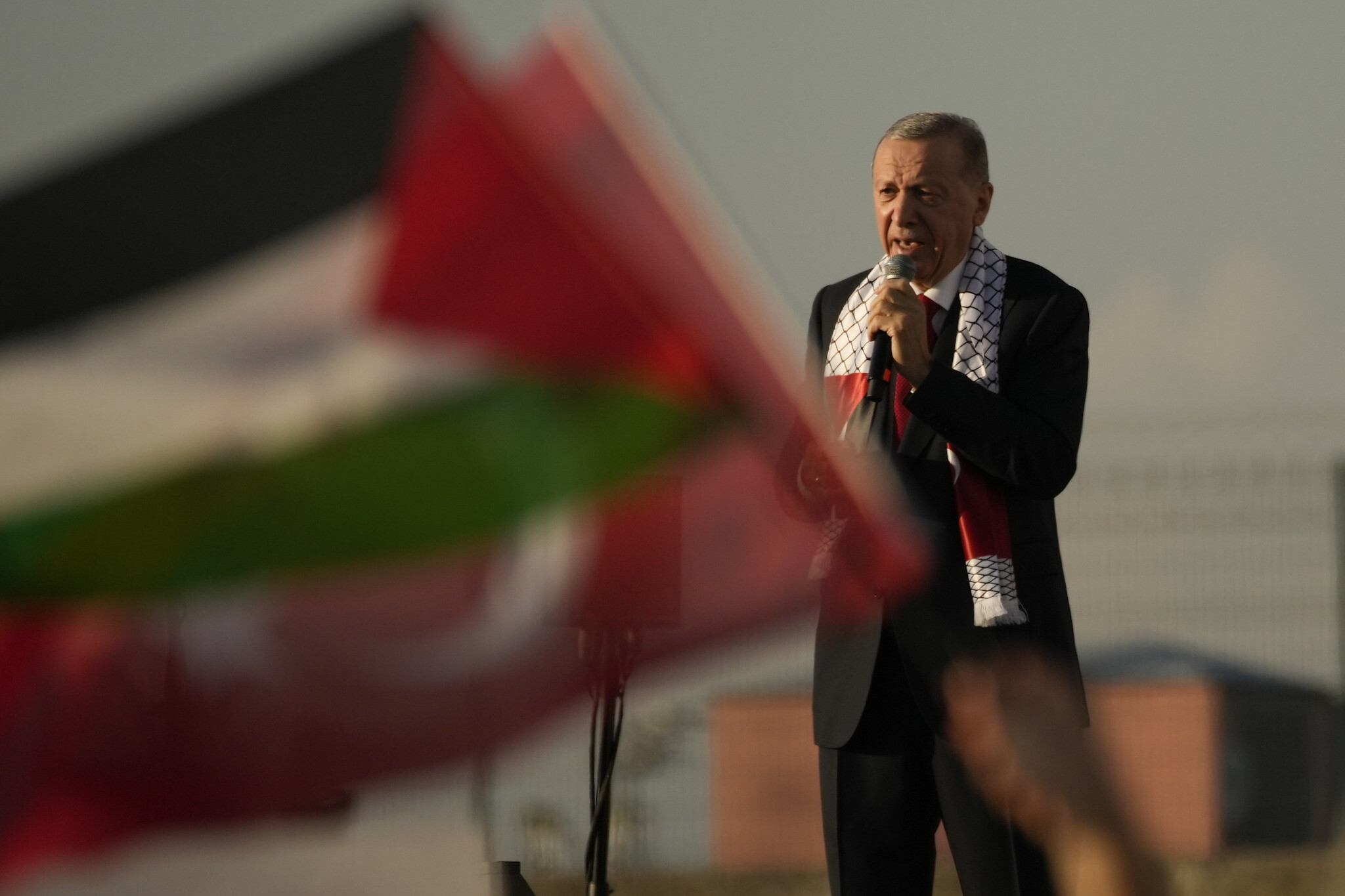 Turkish President Recep Tayyip Erdogan, speaks to attendees during a rally to show their solidarity with Palestinians, in Istanbul, Turkey, Saturday, Oct. 28, 2023. (AP Photo/Emrah Gurel)