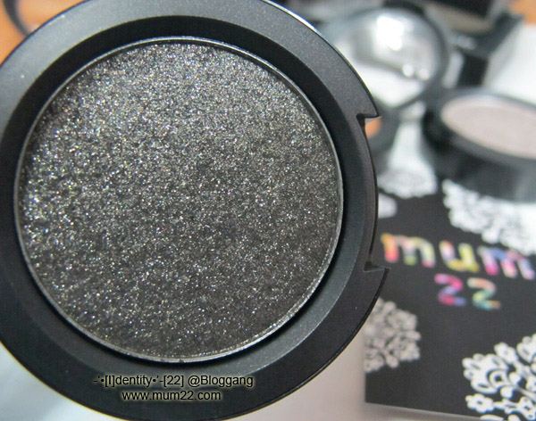 MAC Pressed Pigment  Jet Couture