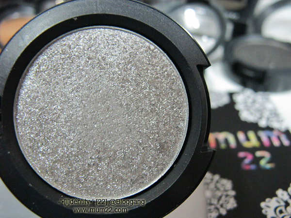 MAC Pressed Pigment  Enlightenning