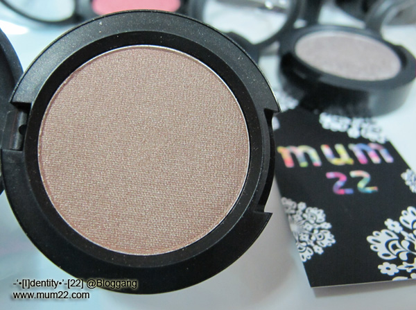 MAC Pro Longwear eye shadow  Sweet Satisfaction