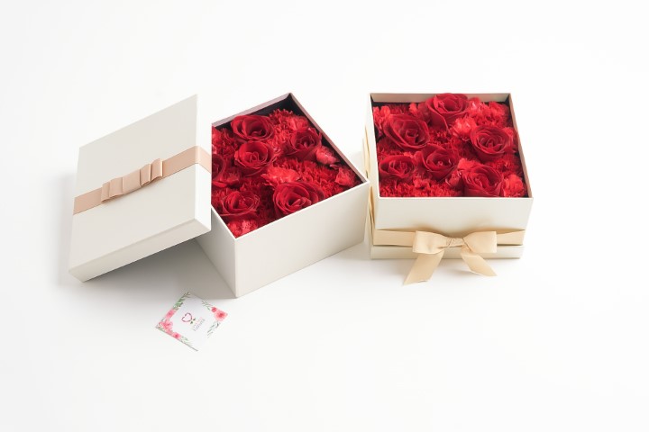 กล่องดอกไม้วาเลนไทน์ กุหลาบสีแดง ร้าน Love You Flower