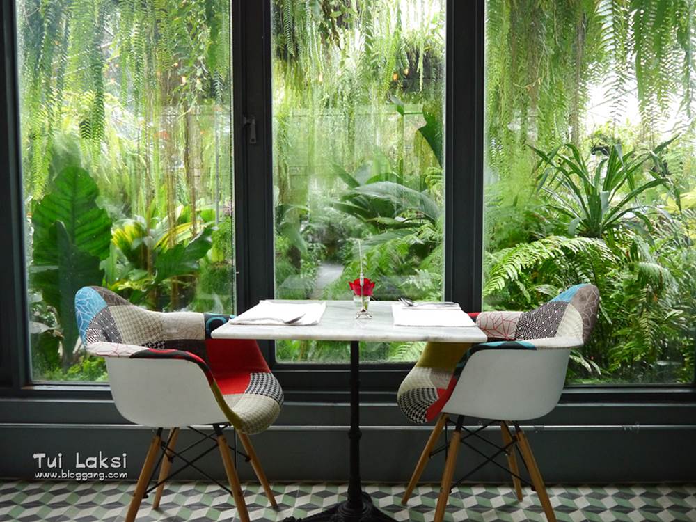 ฮัมมิงเบิร์ดส์ คิทเช่น แอนด์การ์เด้นHumming Birds Kitchen & Garden