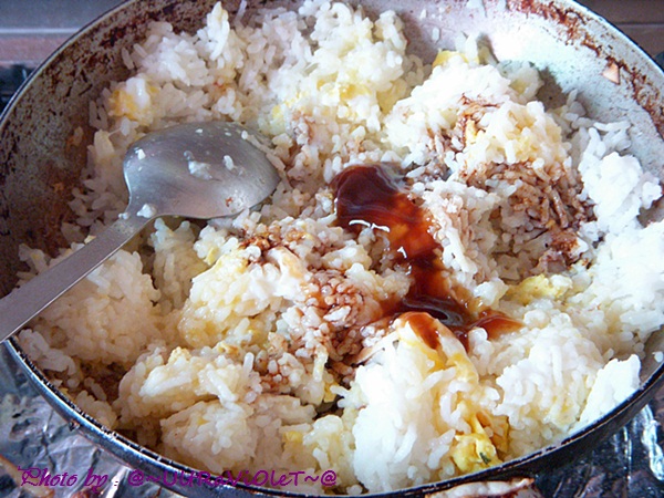 Bloggang.com : @~UltRaViOleT~@ : ข้าวผัดตับไก่ (เมนูลูกรัก)