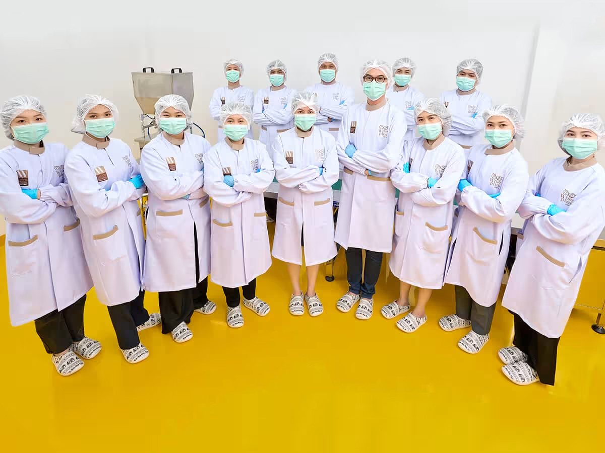 ทีม R&D ของไวส์พลัสโกรเชี่ยวชาญด้านสูตรครีมทาผิวสำหรับอากาศร้อนชื้น