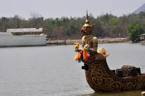 Bloggang.com : เก้าทัพ : " บวงสรวงเรือ ฯ"